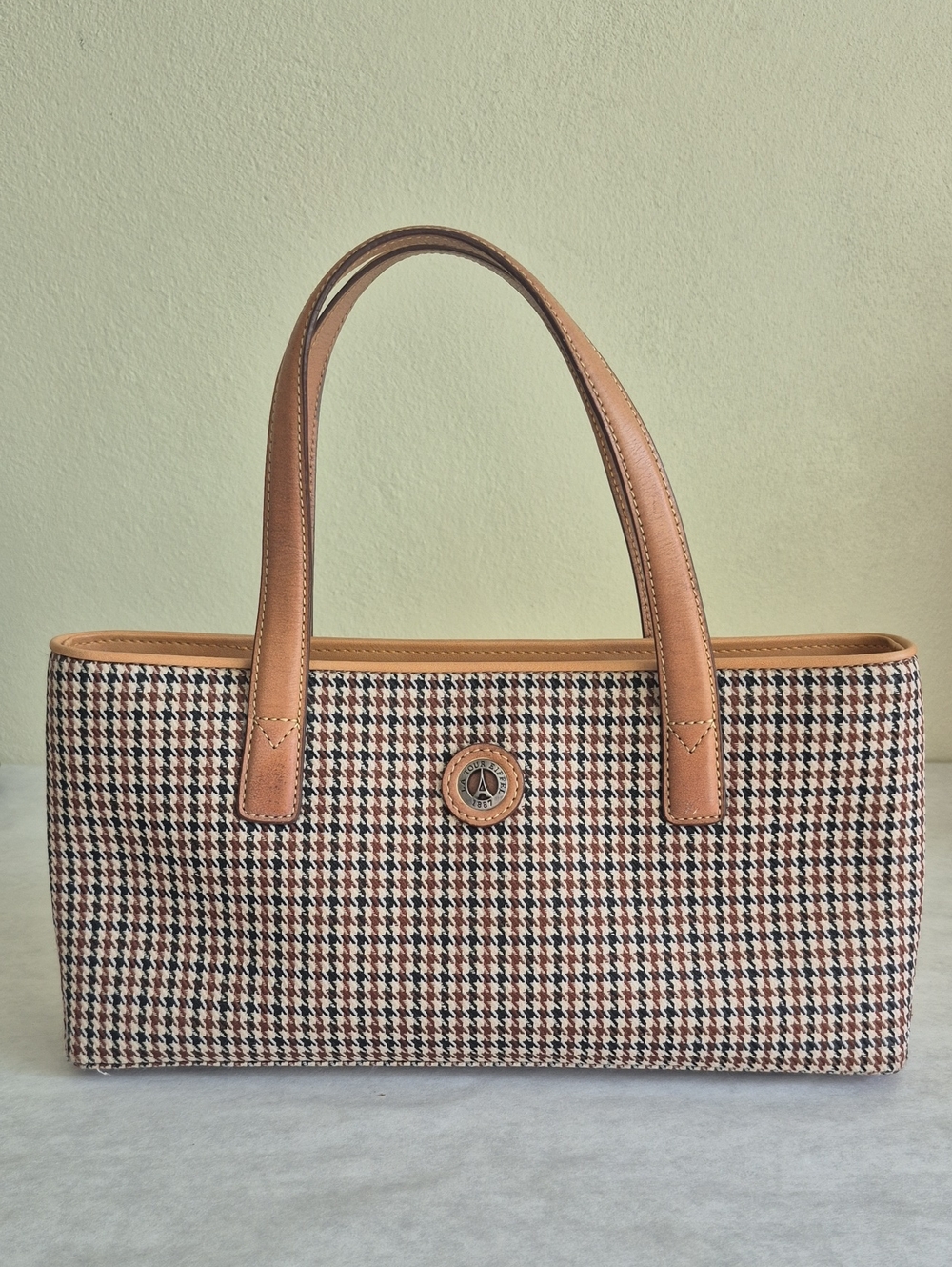 Classic Houndstooth Tote with Tan Leather Handles